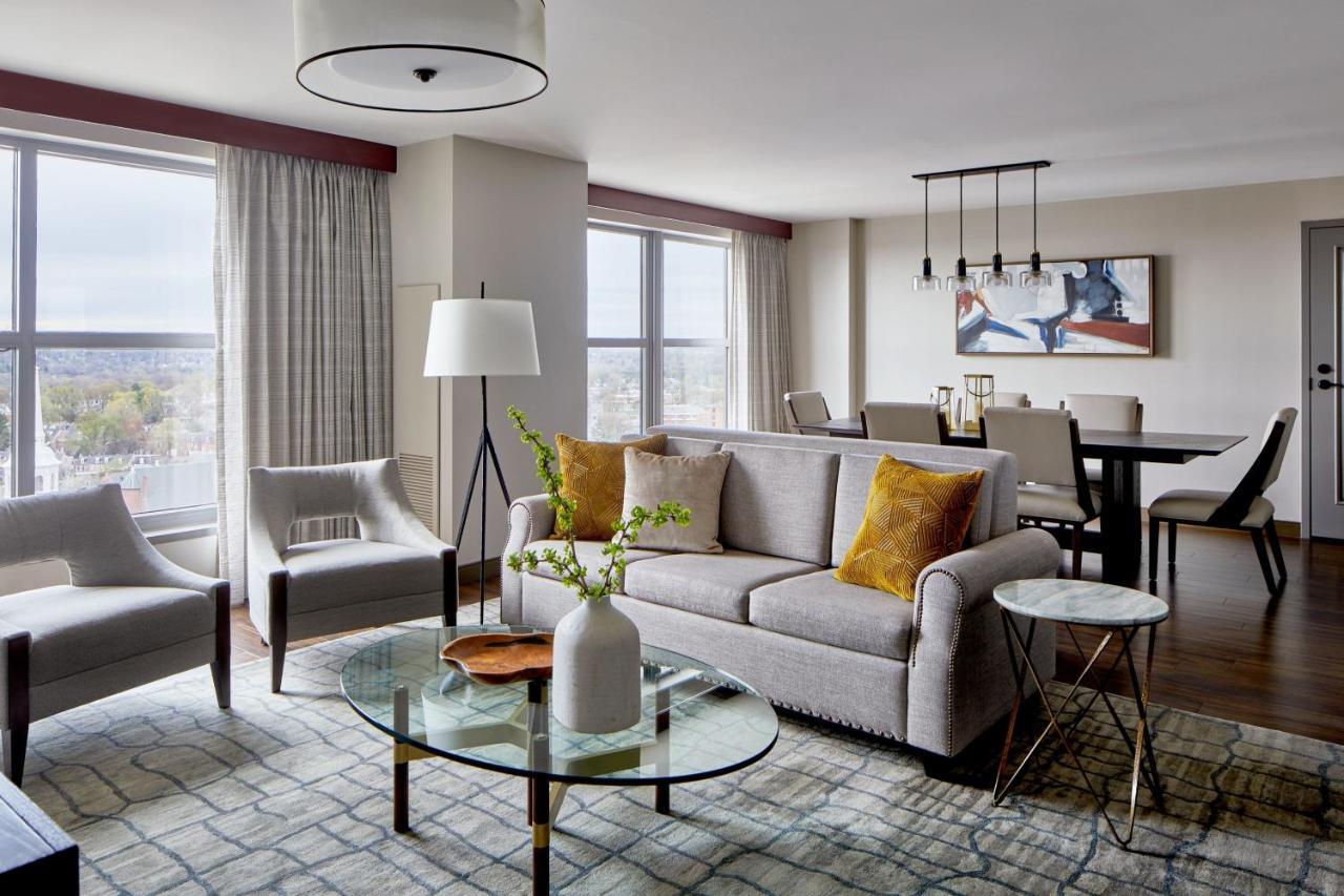 Hotel Lancaster Marriott at Penn Square Esterno foto