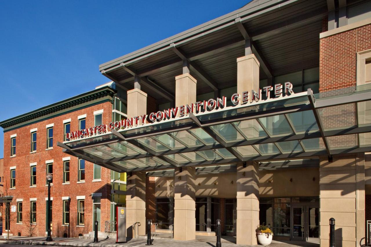 Hotel Lancaster Marriott at Penn Square Esterno foto