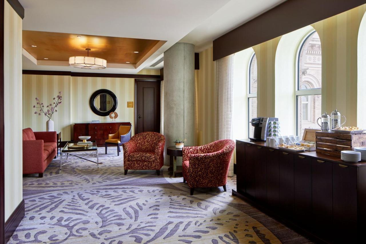 Hotel Lancaster Marriott at Penn Square Esterno foto