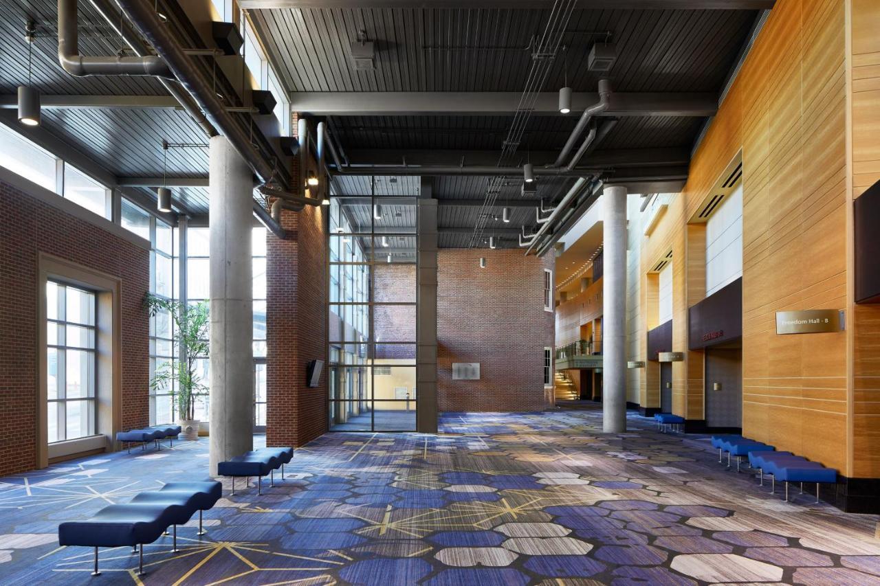 Hotel Lancaster Marriott at Penn Square Esterno foto