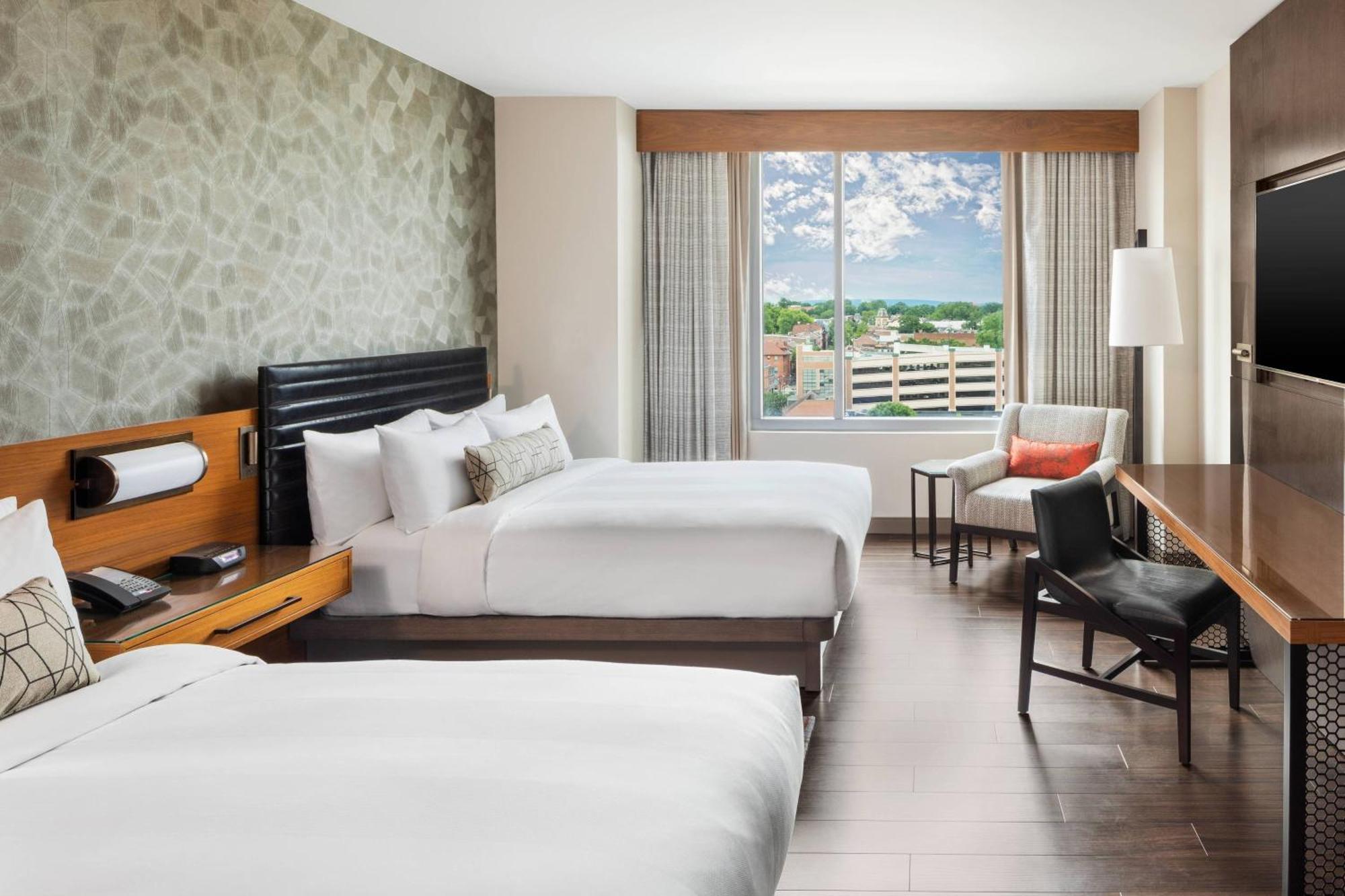 Hotel Lancaster Marriott at Penn Square Esterno foto