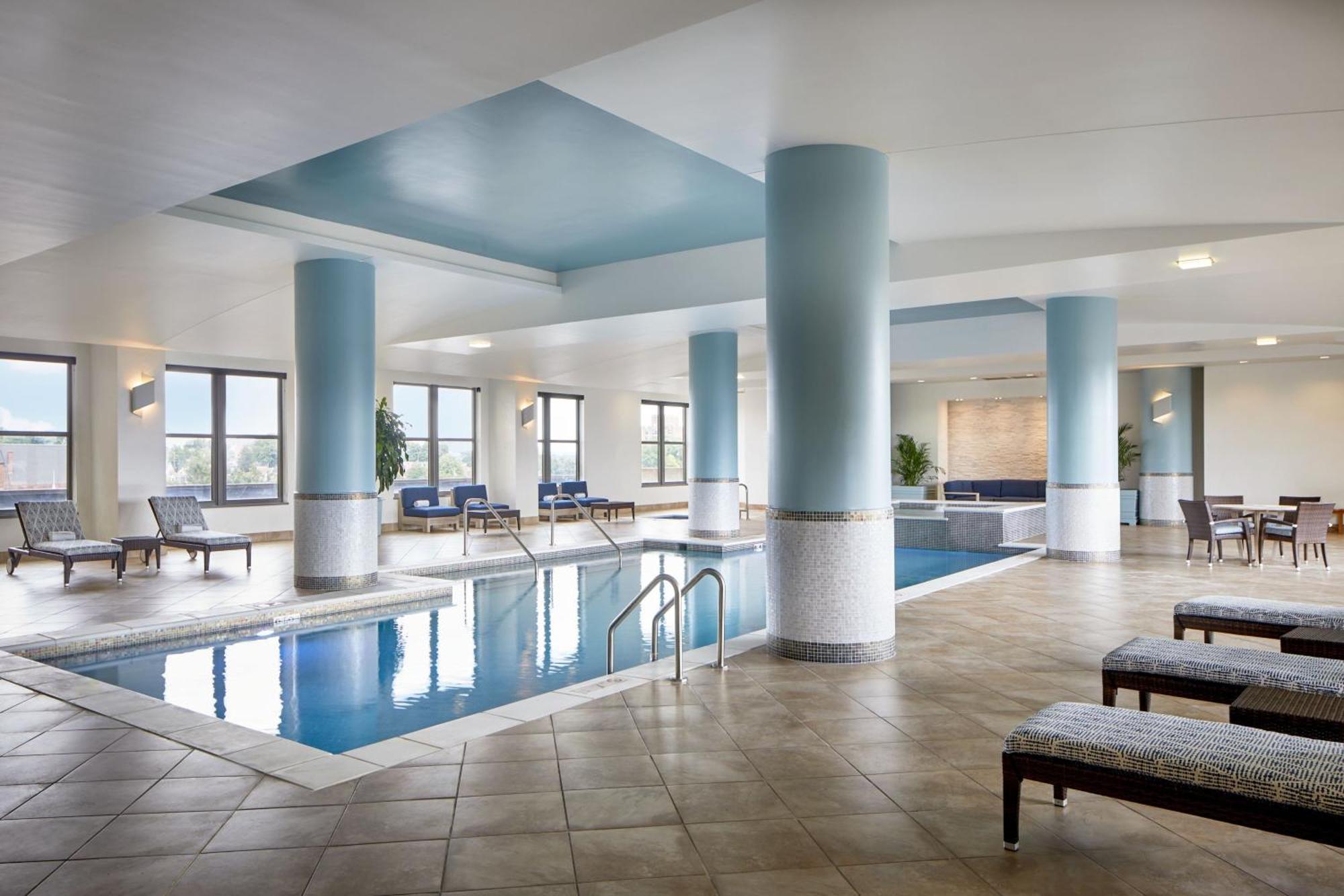 Hotel Lancaster Marriott at Penn Square Esterno foto